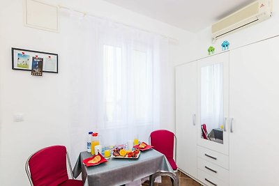 Miracle Apartments - Studio Apartment with Te...