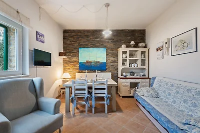 Mooi stenen huis in Vrana midden in de natuur