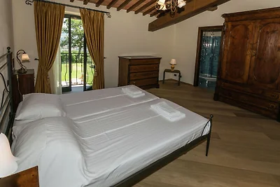 Schönes Herrenhaus in Poppi mit Pool