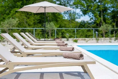 Adria mit beheiztem Pool