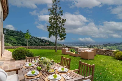 Luxusvilla mit 10 Schlafzimmern in Lucca