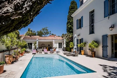 Villa in Antibes mit Pool und in Strandnähe