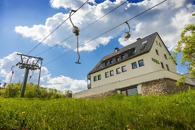 Q-Stall, Apartment 04