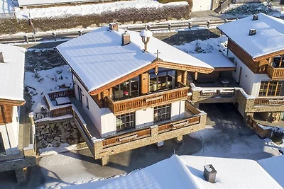 Chalet con sauna e piscina naturale