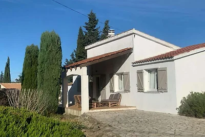 Villa in Pouzols mit Pool und Weinbergen