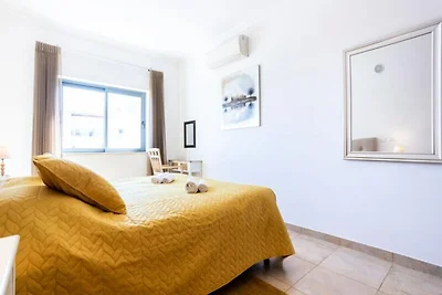 Wohnung in Lagos mit Pool und Balkon