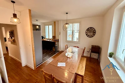 Coin luxuriant près du bistro