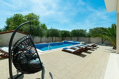 Villa a Stankovci con piscina