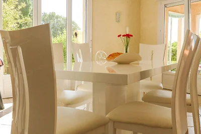 Schönes Ferienhaus in Argeliers mit...