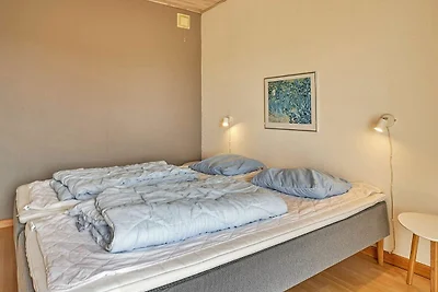 12 persone case ad Aakirkeby