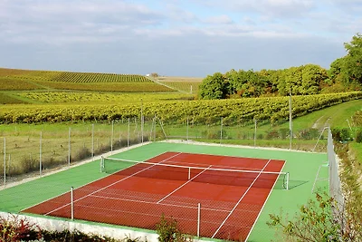 Luxusvilla in Saint-Preuil mit Swimmingpool