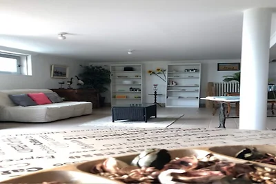 Wohnung und Blick auf den Privatstrand.
