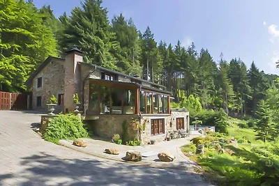 Luxuriöse Ardennenvilla mit Pool und Sauna