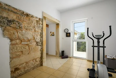 Villa in Rakalj mit Schwimmbecken