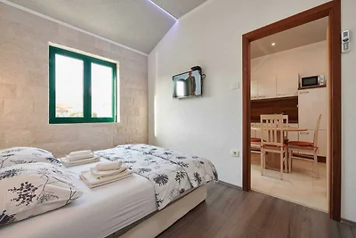 Apartments Vujina - Comfort Studio Apartment ...