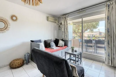 Wohnung in Le Lavandou mit Poolzugang