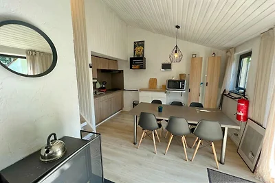 Bungalow bij meer van Vallée de Rabais