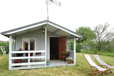 Hübscher Bungalow in Wrzosowo mit Garten