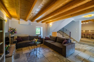Villa tranquilla a Rakalj con piscina