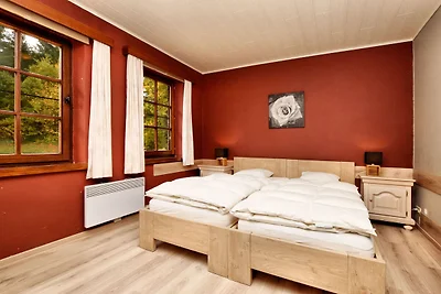 Freistehende Villa mit Fitnessraum und Sauna