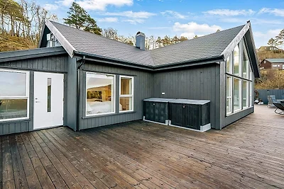 8 Personen Ferienhaus in lyngdal-By Traum
