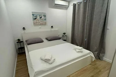 Apartment & Rooms Papa - Two Bedroom Apartmen...