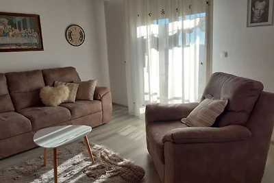 Geräumige Wohnung mit Blick auf die Weinberge