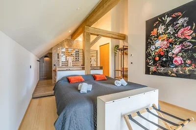 Attraktive und moderne Ferienvilla für 6...