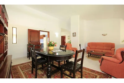 Traditionelle portugiesische Villa im rustika...