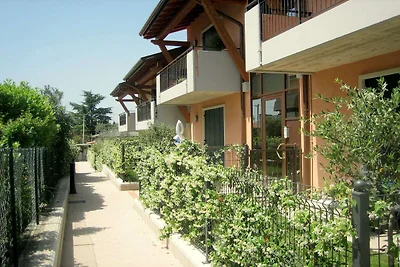 Plüsch-Ferienhaus in Lazise mit Pool
