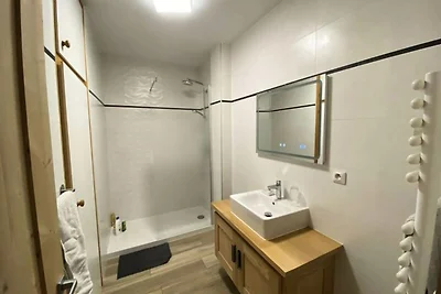 Chalet in der Nähe eines Baches in den franzö...