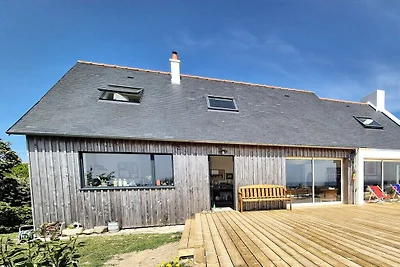Villa in Primelin mit Terrasse