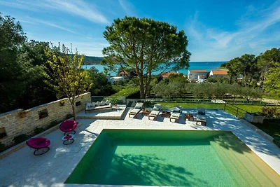 Villa Barotul con piscina
