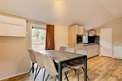 Luxus-Lodge mit Klimaanlage an einem...
