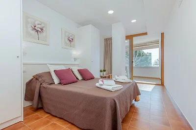 Zentrales Roses-Apartment mit Terrasse