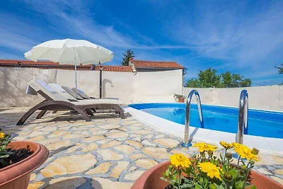 Ferienhaus in Malinska mit Schwimmbecken