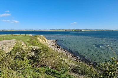 Cottage luminoso con vasca idromassaggio -- B...