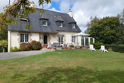 Bretonisches Ferienhaus in ruhiger Lage mit K...