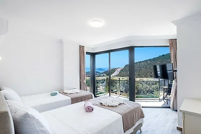 Villa in Kalkan mit Schwimmbecken