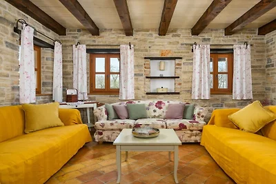 Villa in Banki mit Schwimmbecken