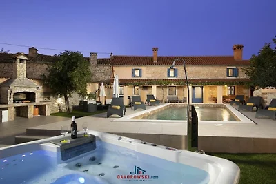 Ferienhaus in Barban mit Schwimmbecken