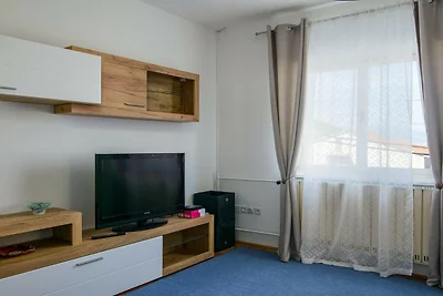 Modern Apartment Near Trogir Beach with Sea V...