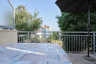 Apartment Vujina mit Terrasse