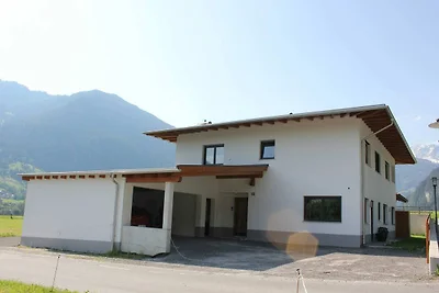 Apartment in Mayrhofen mit Garten