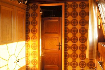 Traditionelles Chalet in den Sapois-Vogesen m...