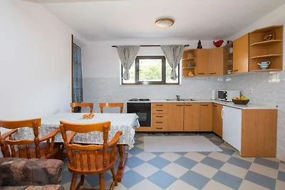 Apartment mit Terrasse und Pool