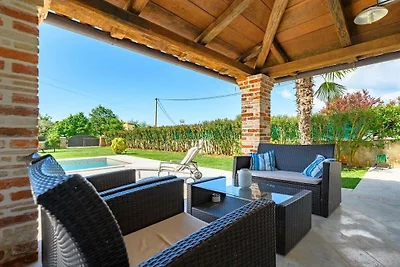Villa in Višnjan mit Schwimmbecken