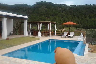 Schöne Villa mit Schwimmbad