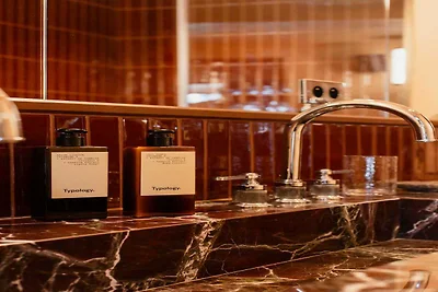 Vertraulicher Raum 4, nur einen Steinwurf vom...