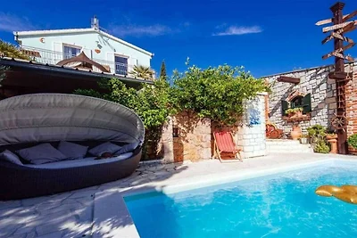 Rustical Villa VERDE with pool